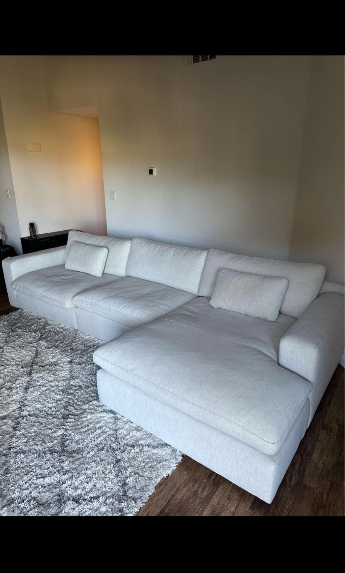 3 piece sectional cloud Couch (Basically Brand New)