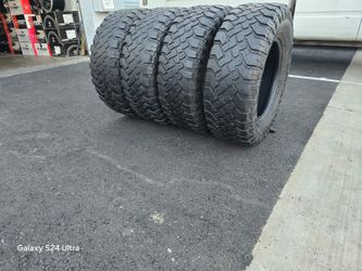 4 used tires Lt285 70r17 Falken Wildpeak M/T $270.00