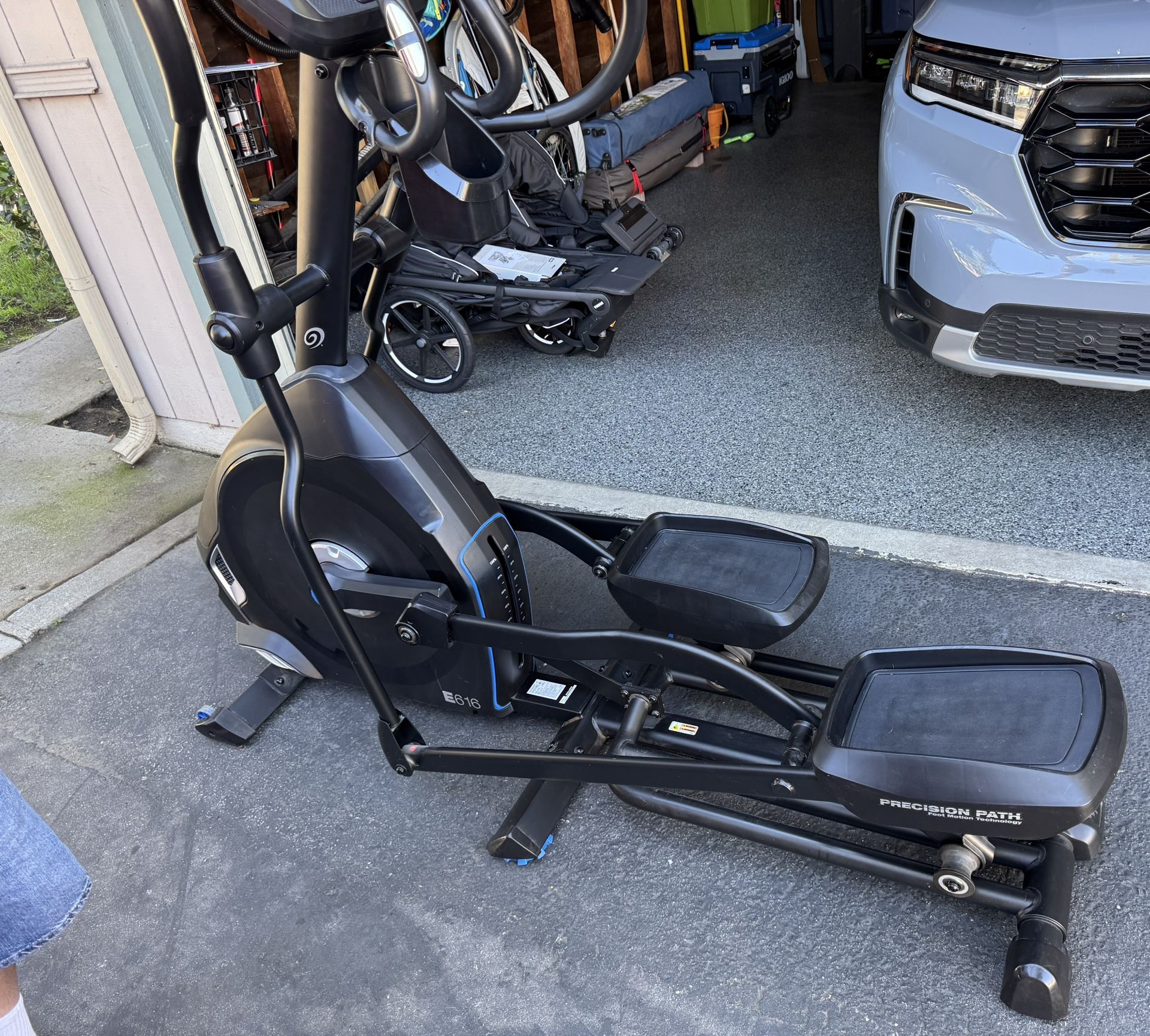 Nautilus Elliptical E616