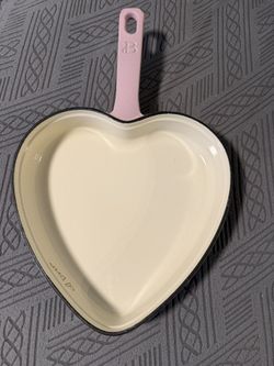 Drew Barrymore Beautiful Cast Iron Pink Heart shape skillet NEW never used