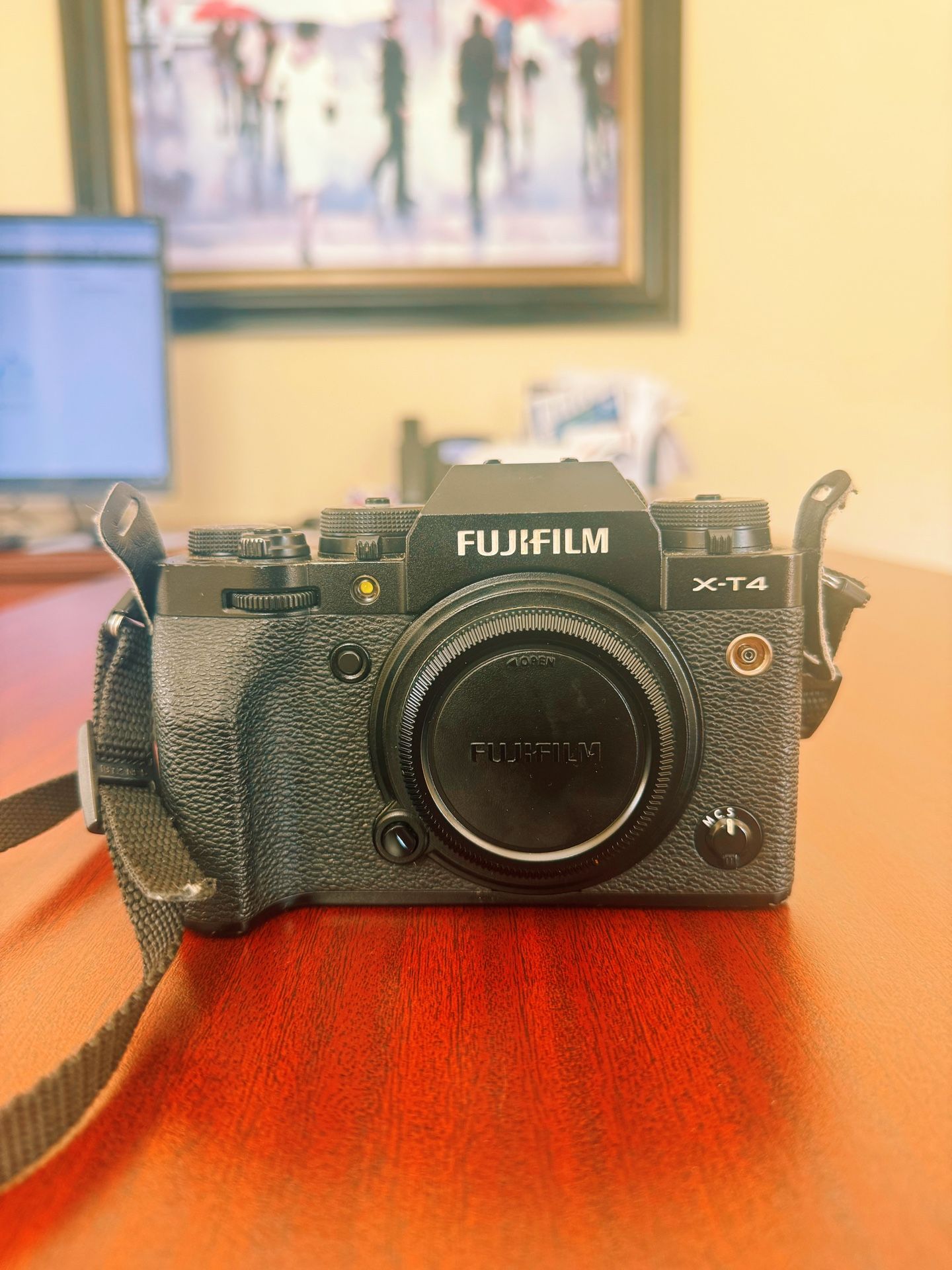 Fuji X-T4 (Battery & charger included)