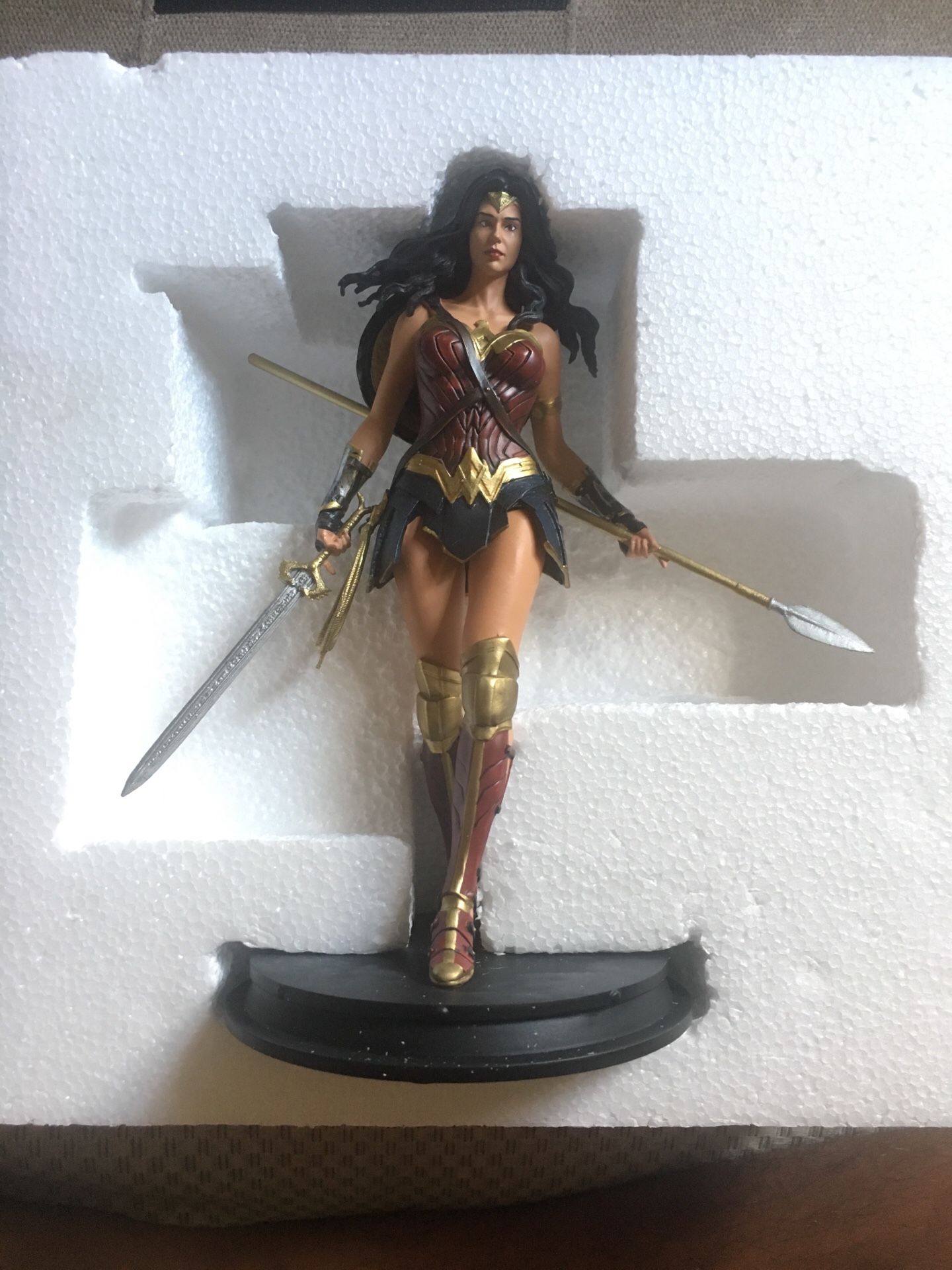 Wonder Woman Collectible Statue