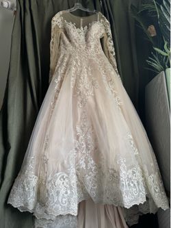 Formal Gown (Dress, Off-White, Lacework, Wedding, Bridal, Fancy)