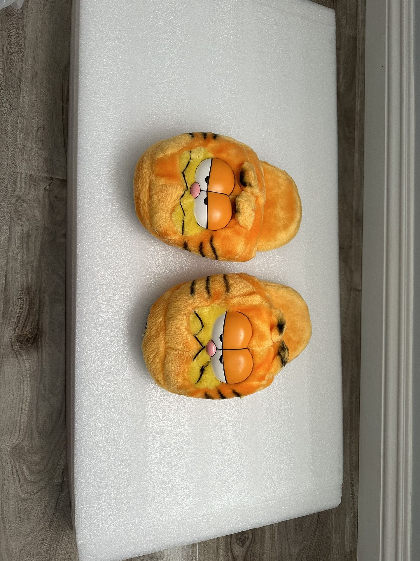 Garfield Slippers, Brand New, No Box