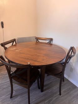 Round Dining Set