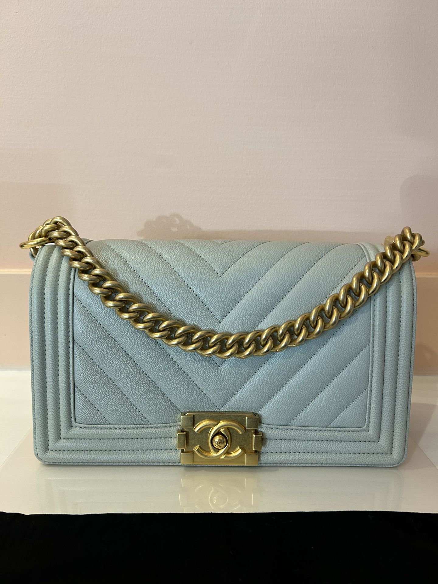 ***rare*** BOY CHANEL Chevron in Caviar - MEDIUM - Grey