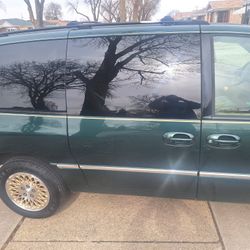 1996 Chrysler Town & Country