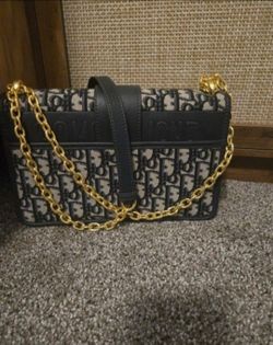 CD CROSSBODY