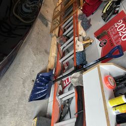 24 Foot Fiberglass Ladder 