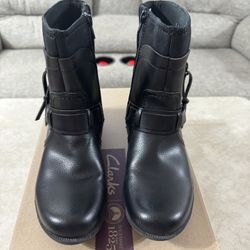 Clark’s Women’s Black Riddle Avant Leather Ankle Boots Size 8