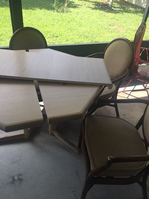 Extendable Table with 5 Chairs