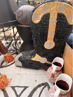Piñatas grandes bota y caballo