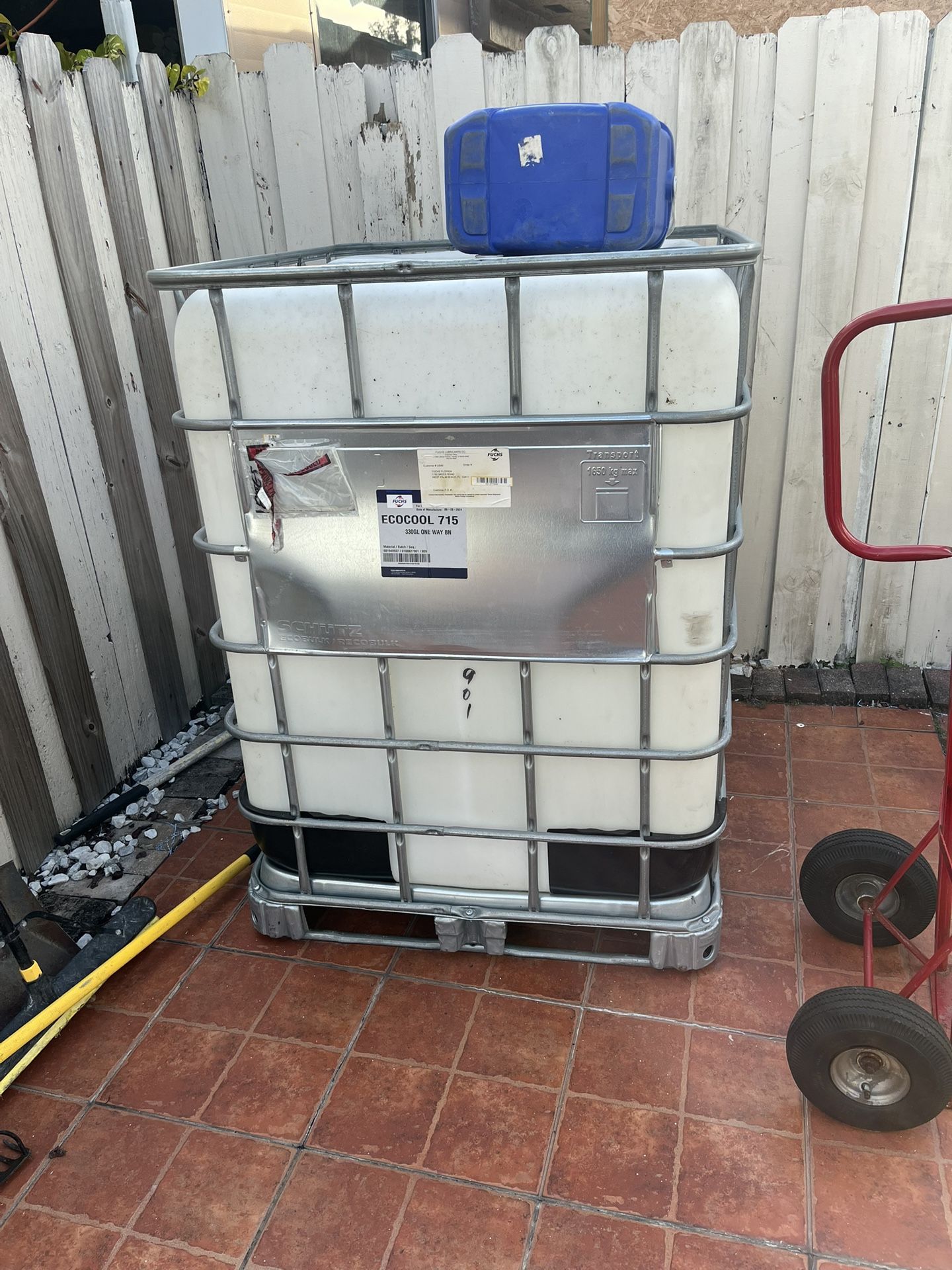 Water Tank/holding Tank 330 Gal