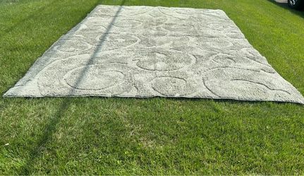 Large Sage Green Carpet, Area Rug 10 feet x 7.75 feet - good, clean condition