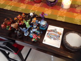 Skylanders game, portal and 14 figures