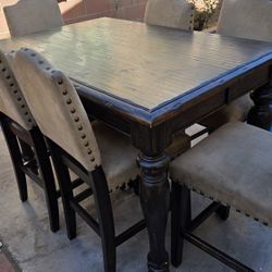 Dining Table And 6 Chairs