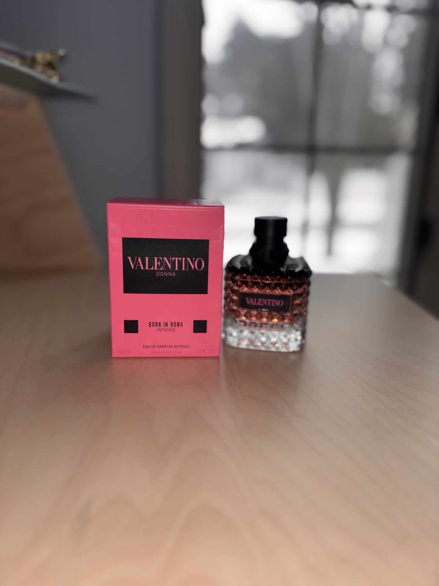 Valentino Donna Born In Roma Intense
