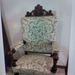 2 Throne Chairs 