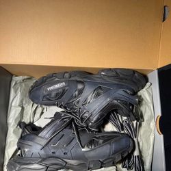 Balenciaga track