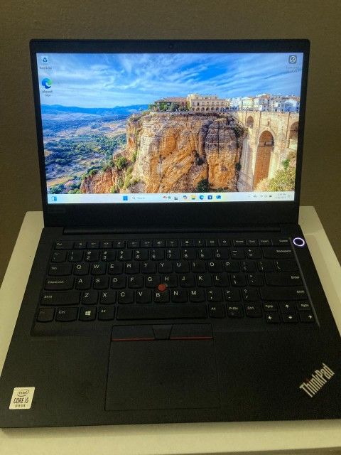Lenovo E14 LAPTOP