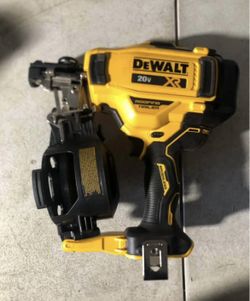 20V Max XR 15 Coil Roofing Nailer (Tool Only)