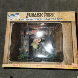 Jurassic Park Statue 