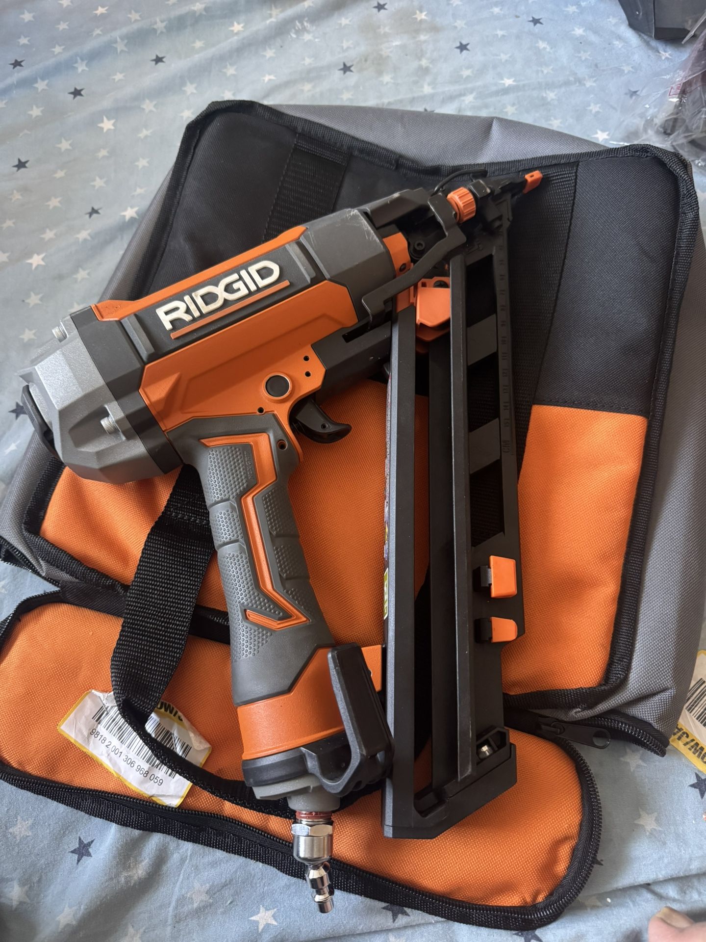 Pneumatic 15-Gauge 2-1/2 in. Angled Finish Nailer with CLEAN DRIVE Technology, and Tool Bag