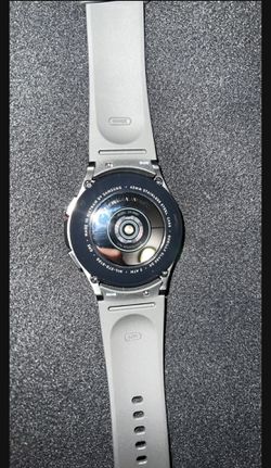 Samsung - Galaxy Watch4 Classic Stainless Steel Smartwatch 42mm BT - Black  for Sale in Huntington Park, CA - OfferUp