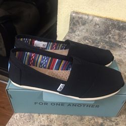 Toms De Mujer Size 8 Color Negro New Never Used