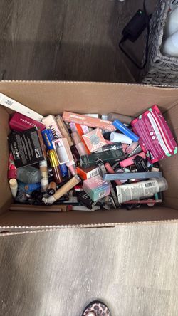Mixed Makeup Beauty Bundle Lot