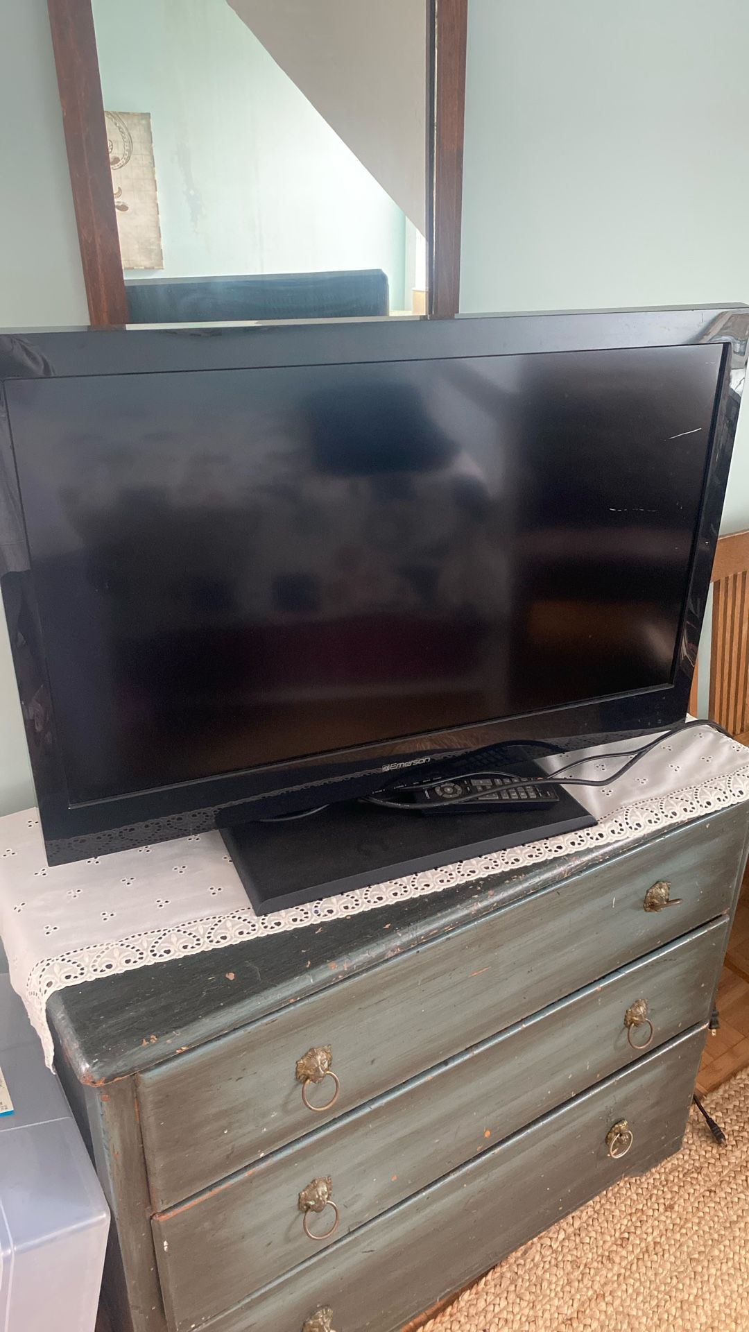 32” Flat Screen TV
