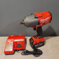 Milwaukee

M18 FUEL 18V Lithium-Ion Brushless Cordless 1/2 in. Impact Wrench w/Friction Ring Kit w/One 5.0 Ah Battery and Bag

