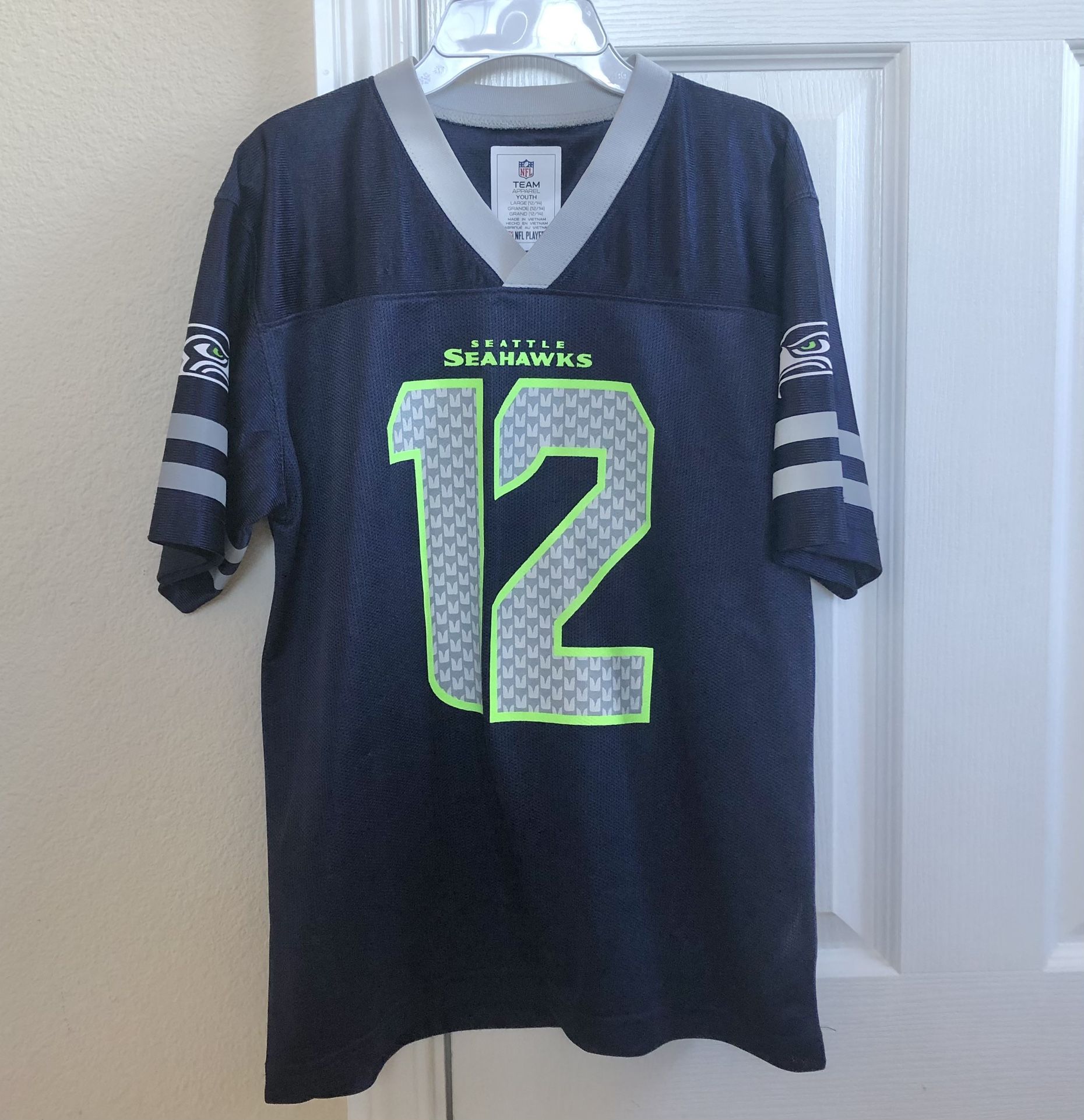 NFL Seattle Seahawks Boys' Short Sleeve 12 Fan Jersey size L