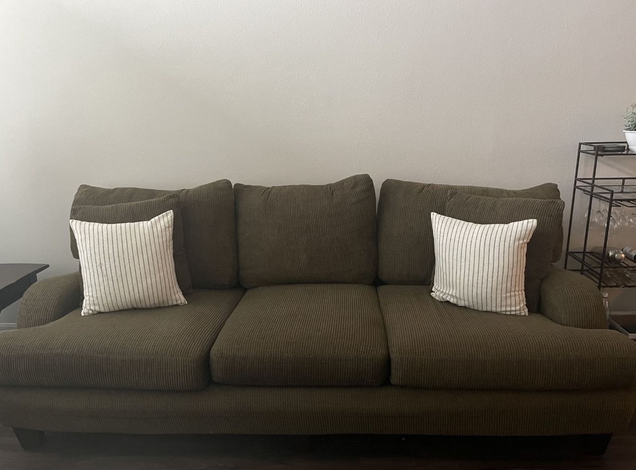 Stylish Living Room Set - Sofa, Love Seat and Ottoman for Sal