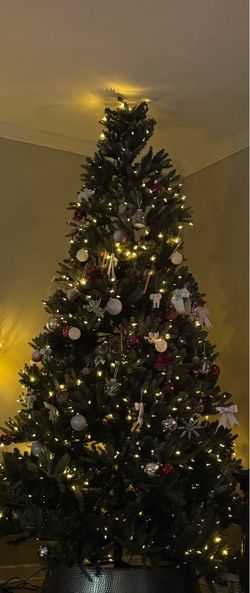 9 ft. Pre-lit Christmas Tree