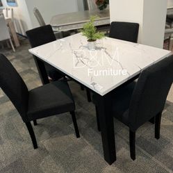 New In Box 📦 5 PCs Dining Set
