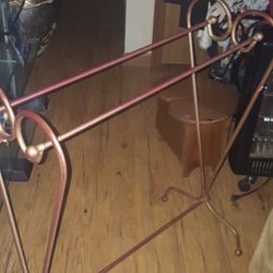 Iron blanket rack, made in a heart.