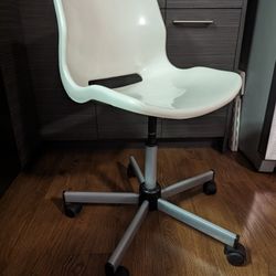 Mod white Desk Chair 