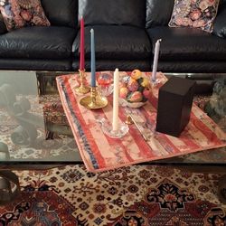 BEAUTIFUL LARGE GLASS COFFEE TABLE