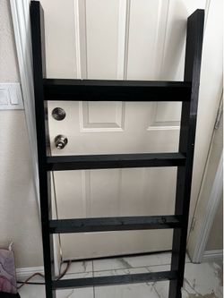 Farmhouse blanket ladder