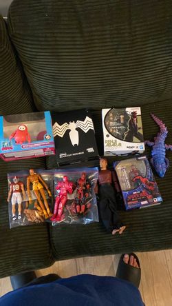 Action figure lot
