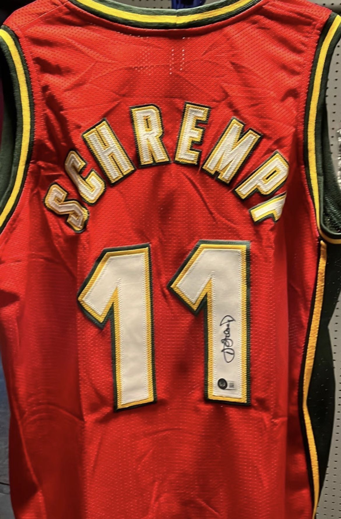 Signed XL jersey By Detlef Schrempf Of the Seattle Sonics With Hologram! 