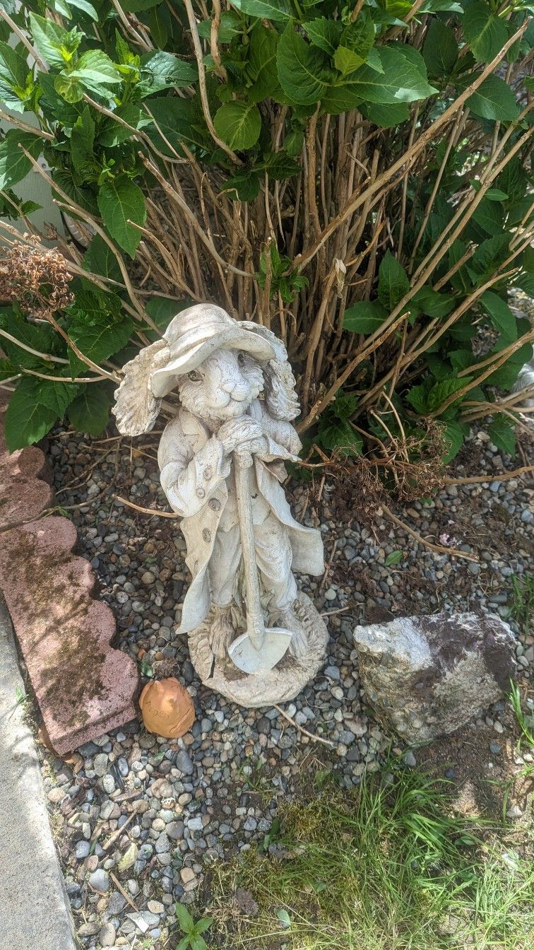 Ceramic Garden Statue for Sale in WA OfferUp