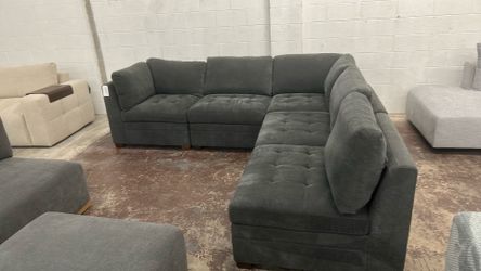 Sectional Sofa - Delivery/Financing Available