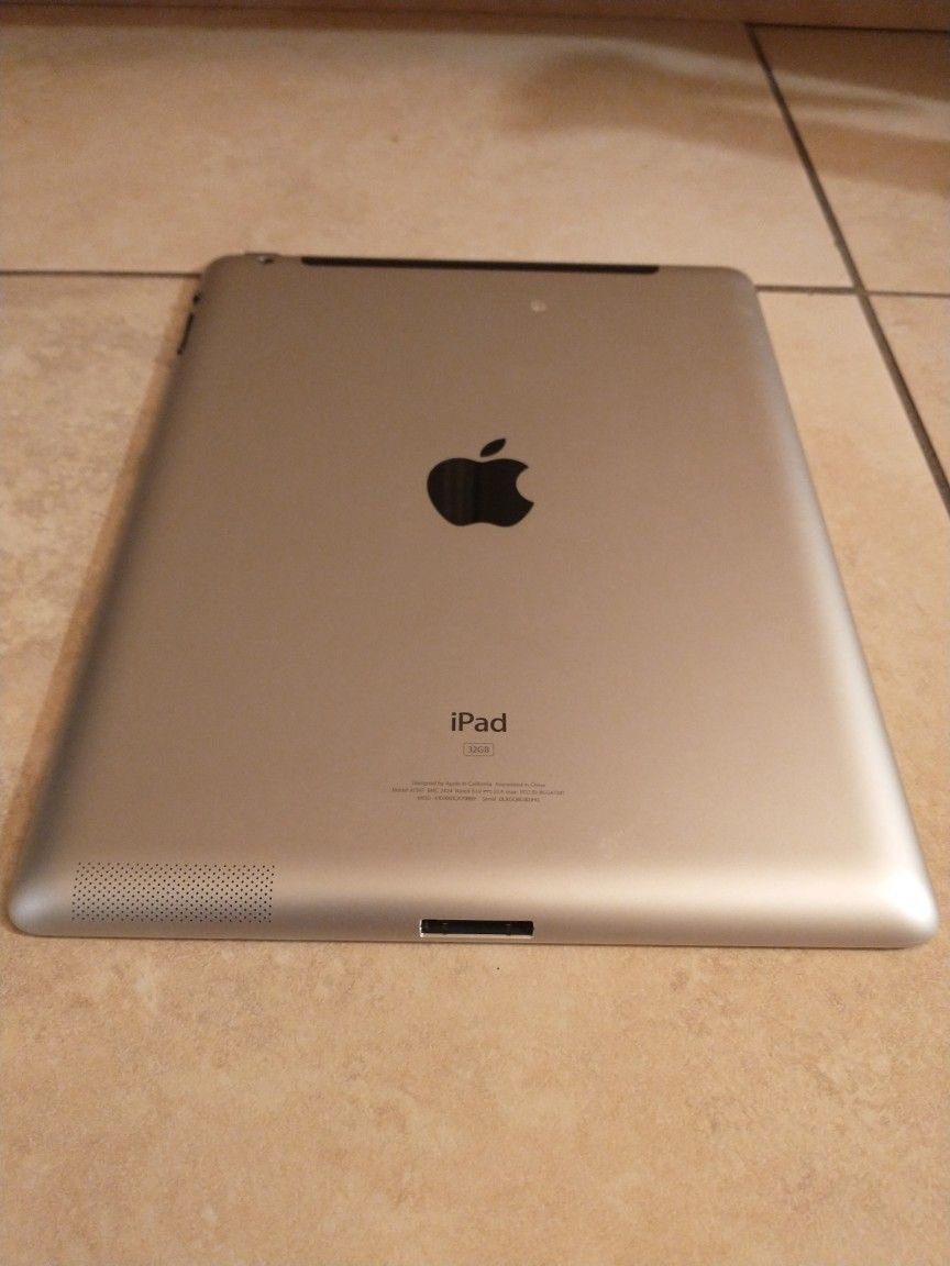 Tablet iPad Apple A1397 iOS Version 9.3.6 9.7 Inch