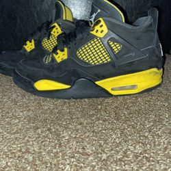 Jordan 4 Black & Yellow Thunder 