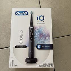 Oral-B. I 0 Series 7 rechargeable toothbrush