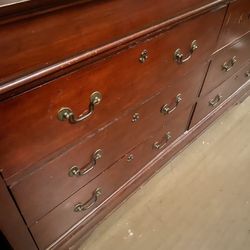 FREE DRESSER