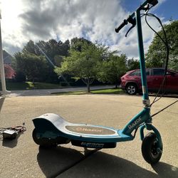 Razor E200 Electric Scooter, New Batteries, New Rear tire Up to 12mph For Teen 13+