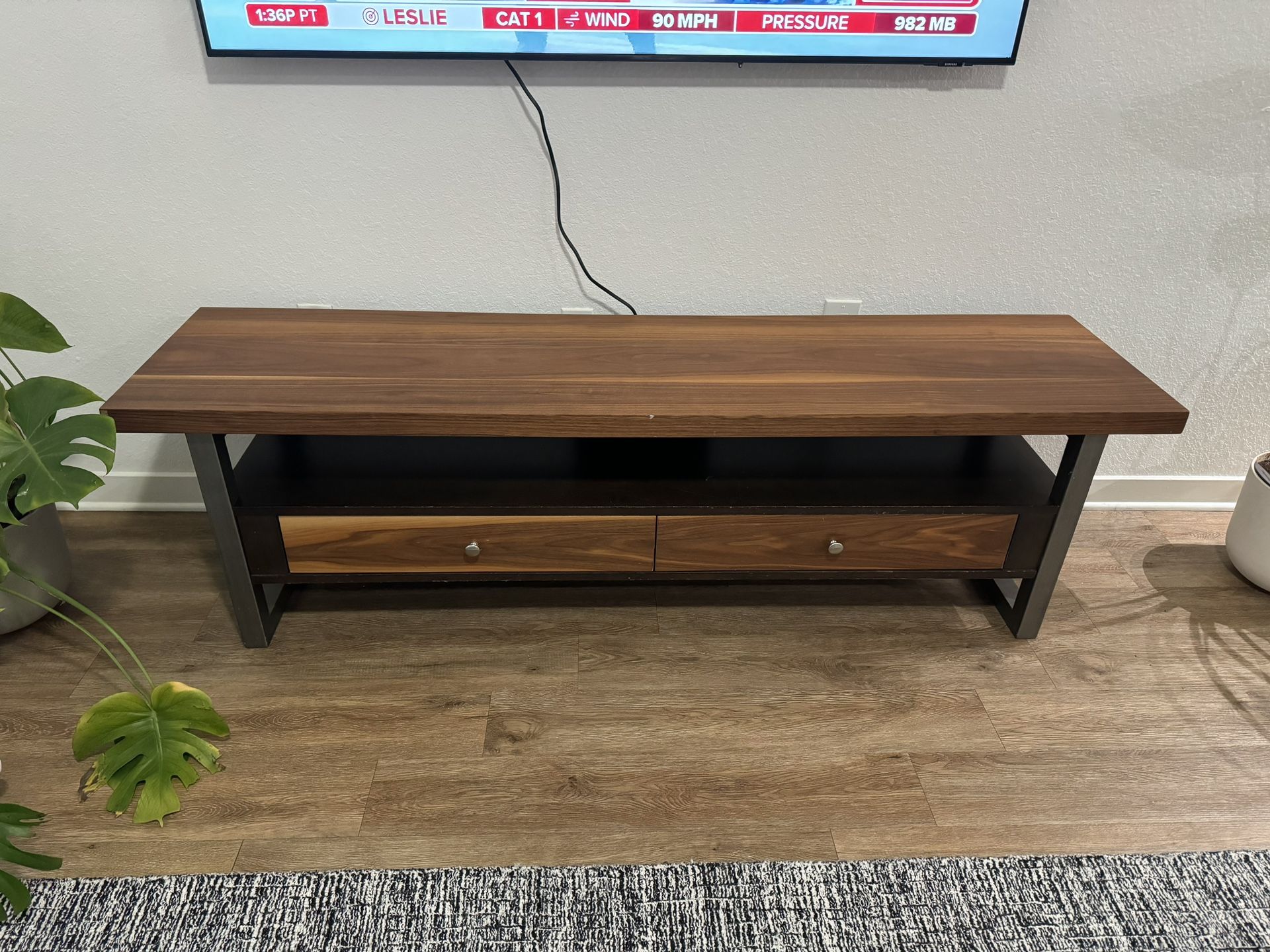 Entertainment Table